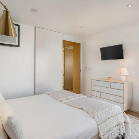 Baia I By An Island Funchal